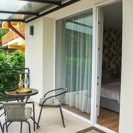 Oazis Tapolca Apartman Miskolc Exterior photo